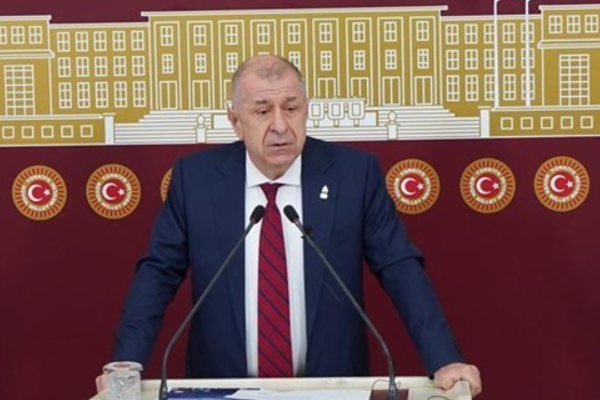 Özdağ, Ümraniye’de esnaf ziyareti gerçekleştirdi