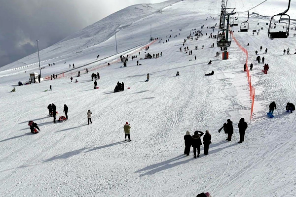 Ladik Akdağ Kayak Merkez hafta sonu ziyaretçilerini ağırladı