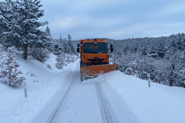 Başkan Altay: İlçelerde, Acil Müdahale Ekiplerimiz kar ve buzlanmaya karşı görev yapıyor