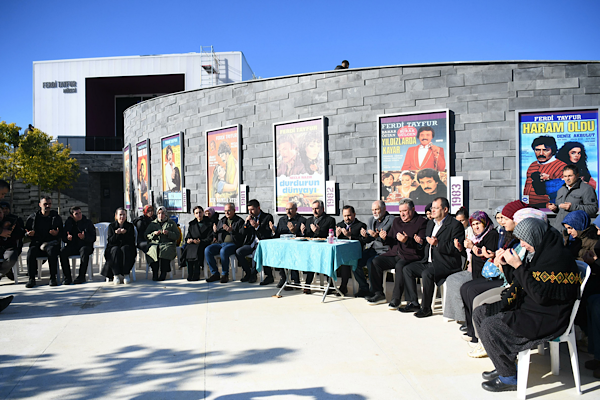 Ferdi Tayfur için Sarıçam’da anma programı düzenlendi