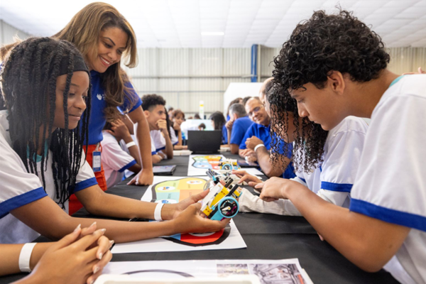 Stellantis’ten eğitime yönelik küresel taahhüt