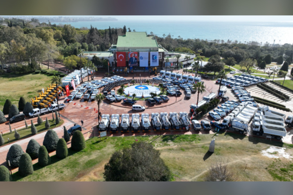 Büyükşehir, araç filosuna 256 yeni araç ekledi