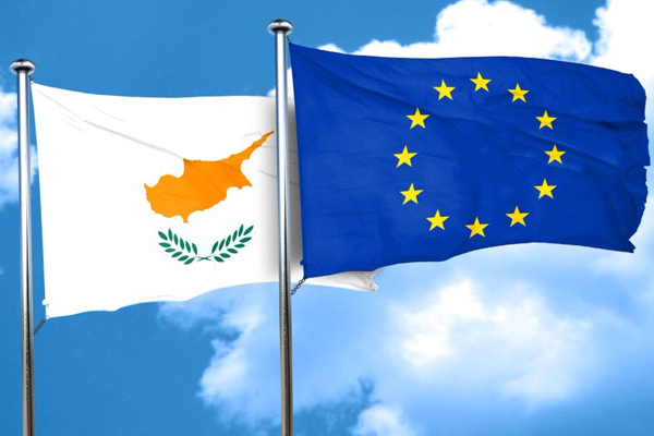 Kıbrıs, AB dönem başkanlığını üstlenirken üst düzey yolsuzluk iddialarıyla sarsılıyor