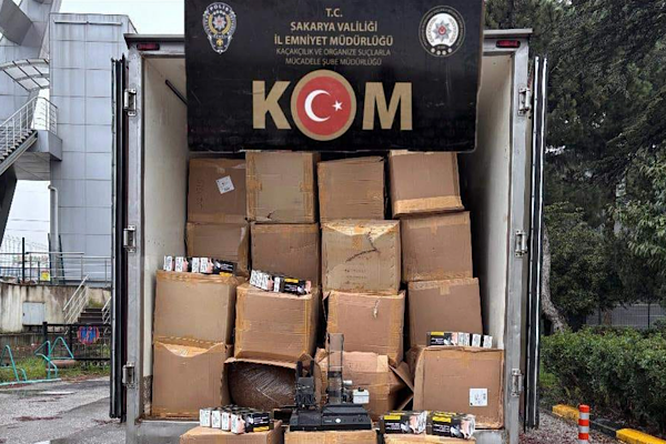 Sakarya’da kaçak tütün operasyonu