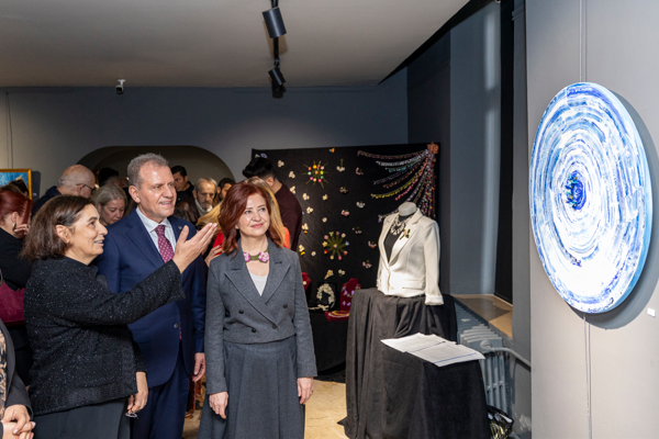 Başkan Seçer ve Meral Seçer, ‘Sessiz Mirasın Sesi’ isimli sergiye katıldı