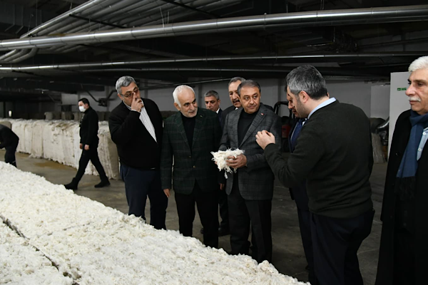 Vali Şıldak OSB’de fabrikaları inceledi