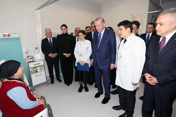 Erdoğan’dan Aydın Şehir Hastanesi’nde tedavi gören hastalara ziyaret