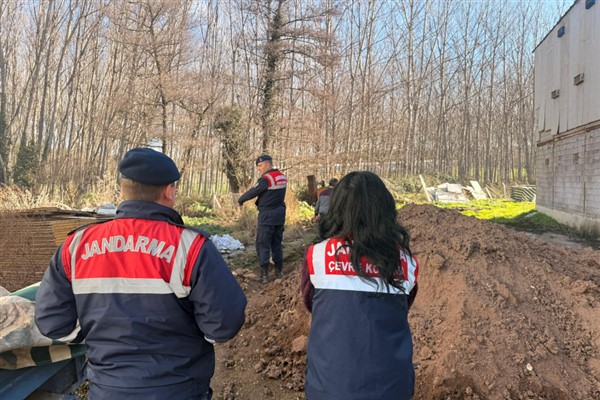 Sakarya’da mevzuata aykırı faaliyet gösteren tavuk çiftliğine ceza ve kısıtlama