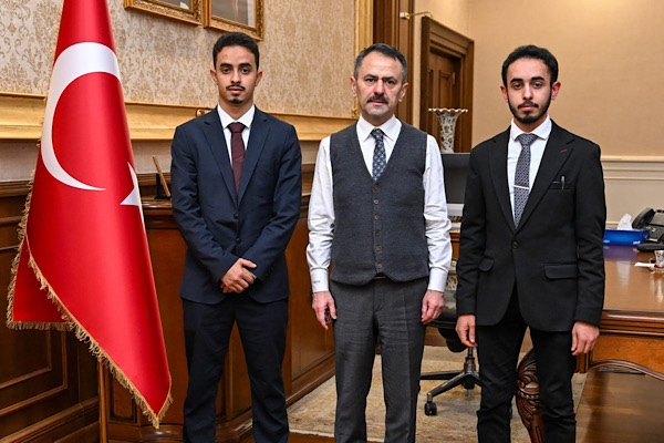 Yemenli öğrenciler, Vali Aktaş’ı ziyaret etti