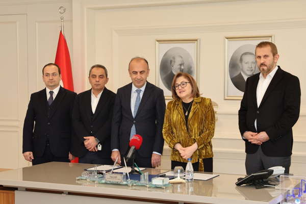 Büyükşehir Belediyesi’nden Adıyaman Üniversitesi’ne destek