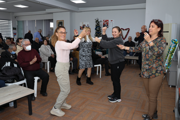 Büyükşehir Emekli Evlerinde yeni yıl coşkusu