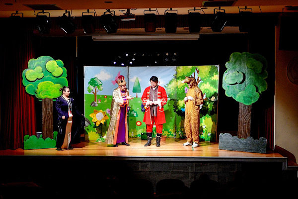 Bornova’da çocuklar için tiyatro etkinlikleri düzenlendi