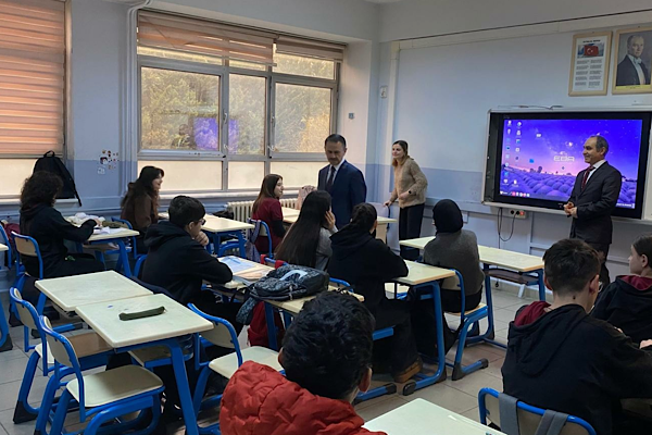 Vali Aktaş’tan öğrencilere ziyaret