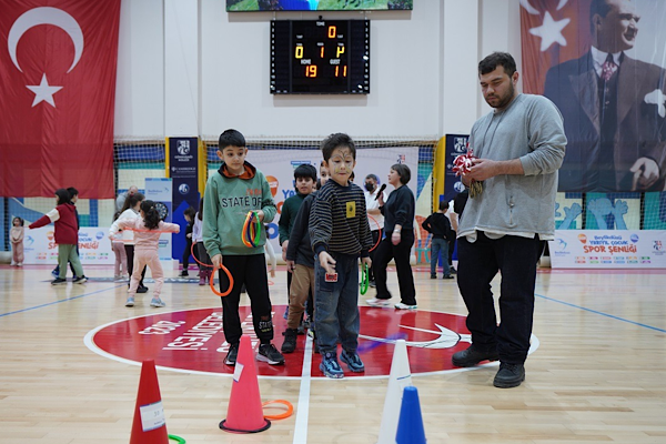 Beylikdüzü’nde ”Yarıyıl Çocuk Spor Şenliği” gerçekleştirildi