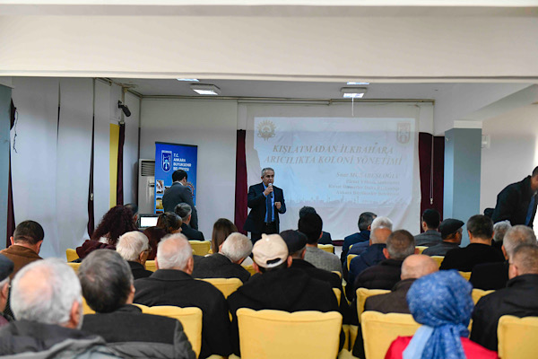 Ankara’da yerli arıcılara yönelik koloni yönetimi eğitimi verildi