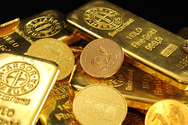 Altın 4 bin 570 doları aşarak yeni rekor düzeye ulaştı