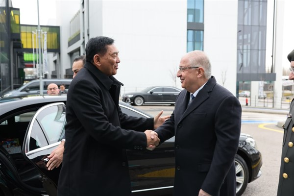 Güler, Endonezyalı mevkidaşı Sjamsoeddin ile bir araya geldi