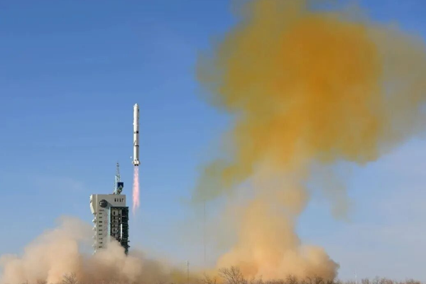 Çin, Cezayir’in uzaktan algılama -3A uydusunu başarıyla fırlattı