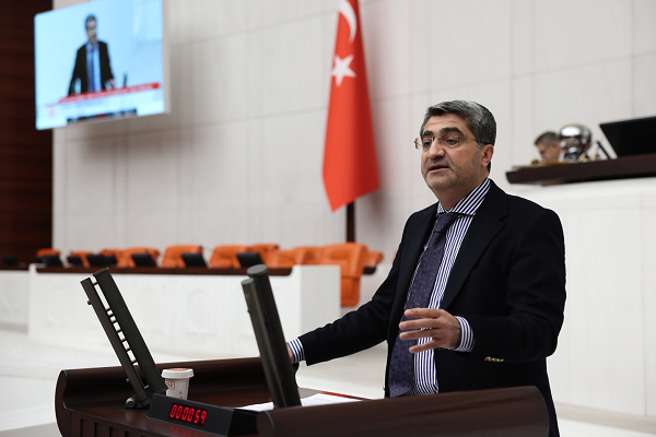 Ekmen: İktidarın kontrolündeki dizi sektörüne bir çekidüzen vermenizi bekliyoruz