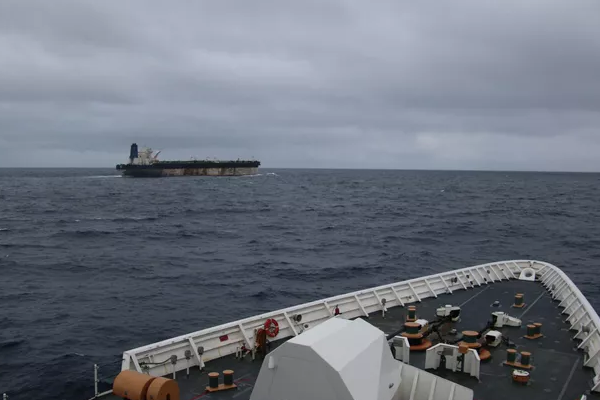 Trump, ABD’nin el koyduğu Mariner tankerindeki iki Rus’u serbest bıraktı