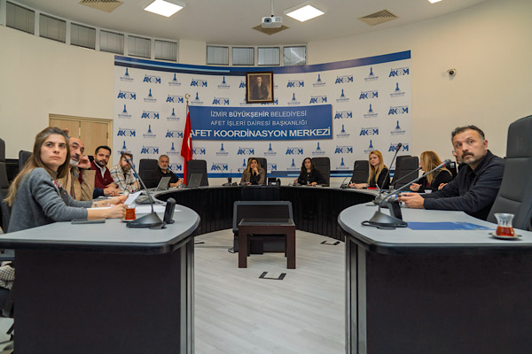 İzmir’de kuvvetli yağış öncesi AKOM Kriz Masası kuruldu