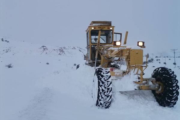 Kayseri’de kar nedeniyle kapanan 155 mahalle yolu ulaşıma açıldı