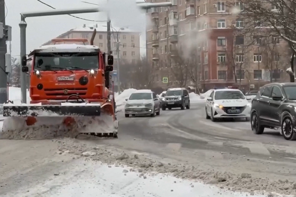 Moskova’yı vuran kar fırtınası nedeniyle turuncu alarm verildi