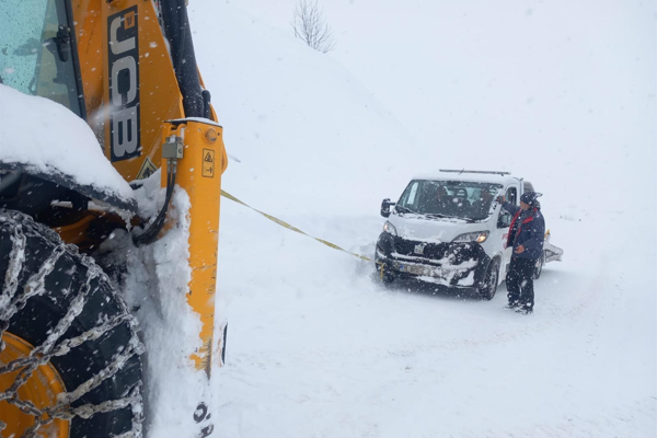 Ordu’da karla mücadele çalışmaları devam ediyor