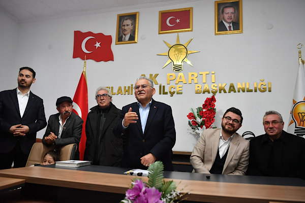 Başkan Büyükkılıç, Ramazan’da Özvatan ve Felahiye ilçelerini ziyaret etti