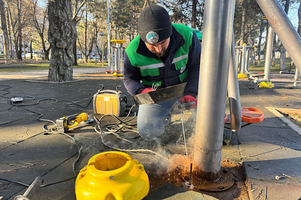 Kayseri’de yeşil alanlarda bakım ve onarım çalışmaları sürüyor