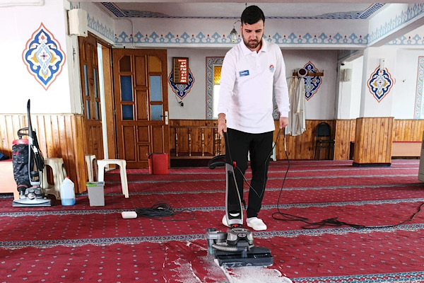 Maltepe’de ibadethanelerde temizlik çalışması başlatıldı