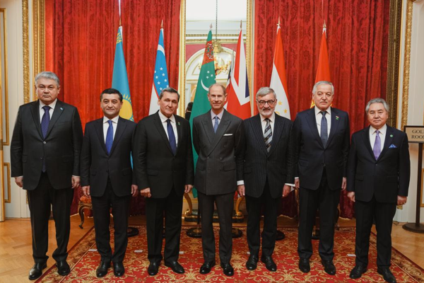 Edinburgh Dükü Prens Edward, Orta Asya dışişleri bakanlarını ağırladı