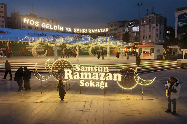 Samsun’da Ramazan Sokağı Cumhuriyet Meydanı’nda başladı
