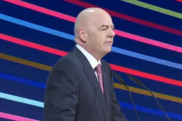 FIFA Başkanı: Rusya’nın uluslararası futbola geri dönmesine izin verilmeli