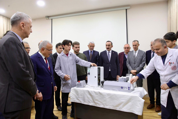 CNC Freze ve CNC Torna makineleri mesleki ve teknik liselerine teslim edildi