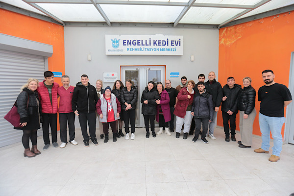 Öğrenciler, Engelli Kedi Evi ve Rehabilitasyon Merkezi’ni ziyaret etti