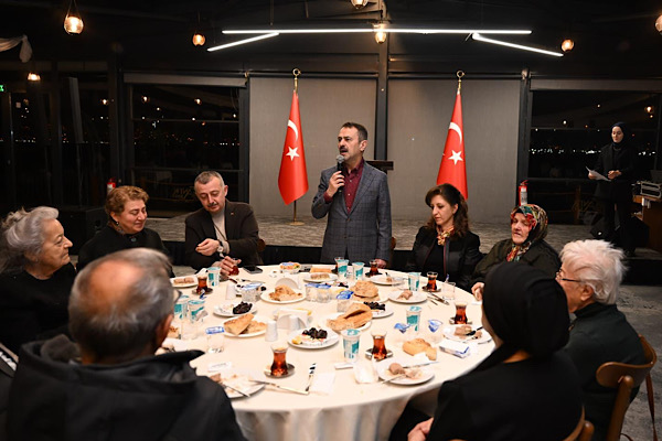 Kocaeli Valisi Aktaş, iftar programına katıldı