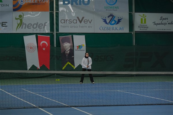 Eskişehir’de 8 Mart Kadınlar Tenis Turnuvası başladı