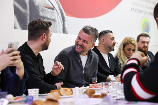 Başkan Duman, Kozağaç’taki sahur programına katıldı