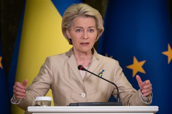 Leyen: Avrupa, bu zorlu dönemde üye devletlerimiz ve topluluklarıyla dayanışma içindedir