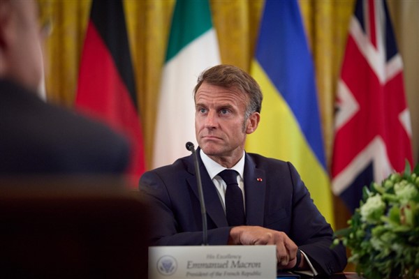 Macron: Ukrayna dört yıldır dimdik duruyor ve direniyor