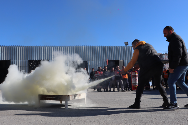 Maltepe Belediyesi’nden personeline yangın farkındalık eğitimi