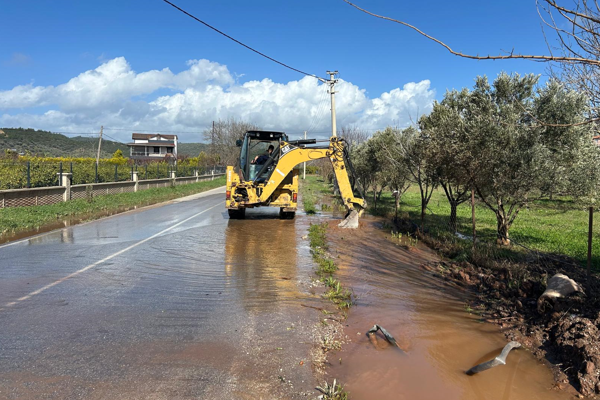Büyükşehir, yağışların ardından kent genelinde çalışma gerçekleştirdi