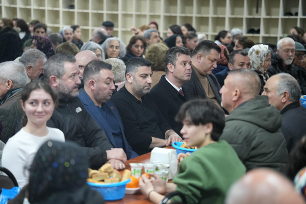 Başkan Sarıkurt, vatandaşlarla bir araya geldi