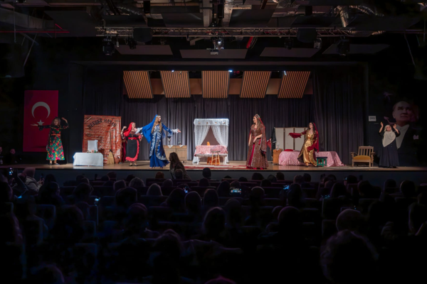 “7 Kocalı Hürmüz” oyunu Yalova’da sahnelendi