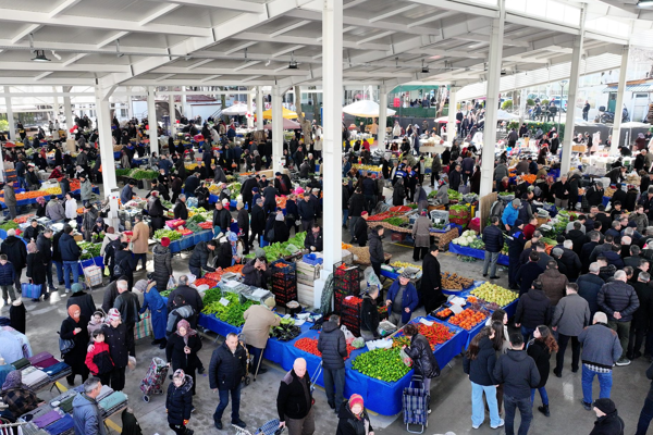 Isparta Gülistan Mahallesi Kapalı Pazar Alanı hizmete açıldı