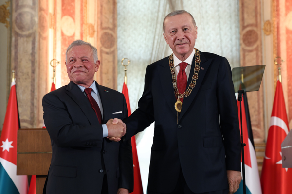 Ürdün Kralı 2. Abdullah’tan Cumhurbaşkanı Erdoğan’a devlet nişanı