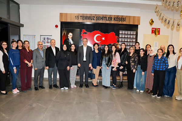 Vali Yavuz, KYK yurdunda öğrencilerle iftarda buluştu