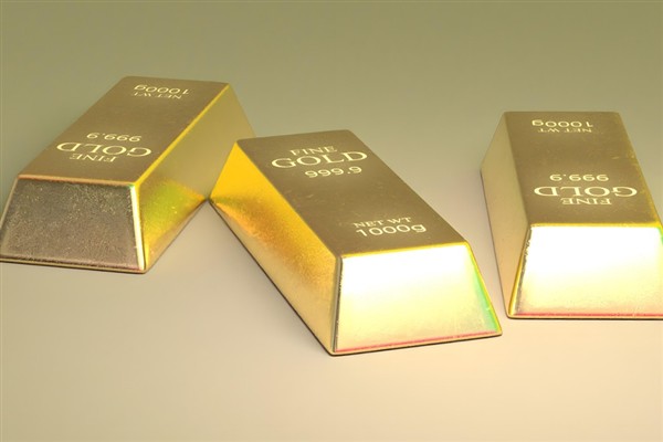 Fed’in ihtiyatlı tutumu etkisiyle altın yüzde 2’nin üzerinde düştü