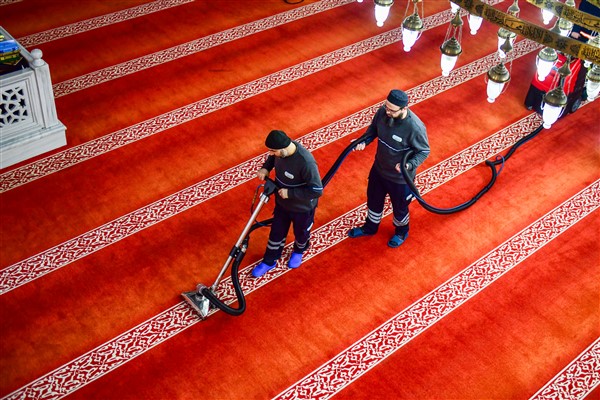 Esenyurt’ta camiler Ramazan’a hazır